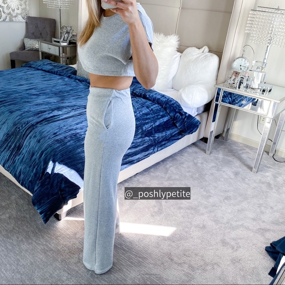 Crew neck cropped tee & mid waist pants lounge set with pocket - Picture 6 of 15